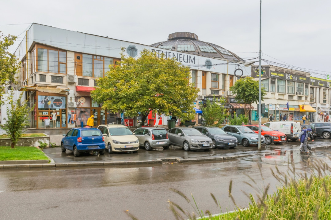 COMPLEX DELFIN, SPATII COMERCIALE 600 MP, DOUA NIVELURI!