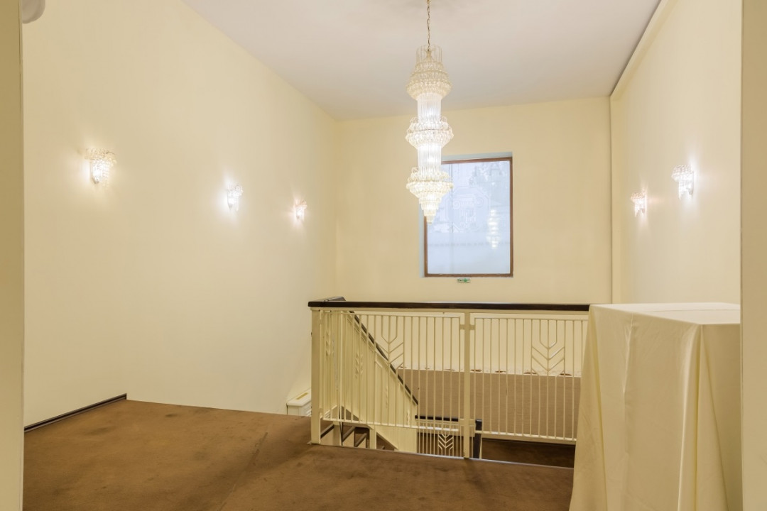 COMPLEX DELFIN, SPATII COMERCIALE 600 MP, DOUA NIVELURI!