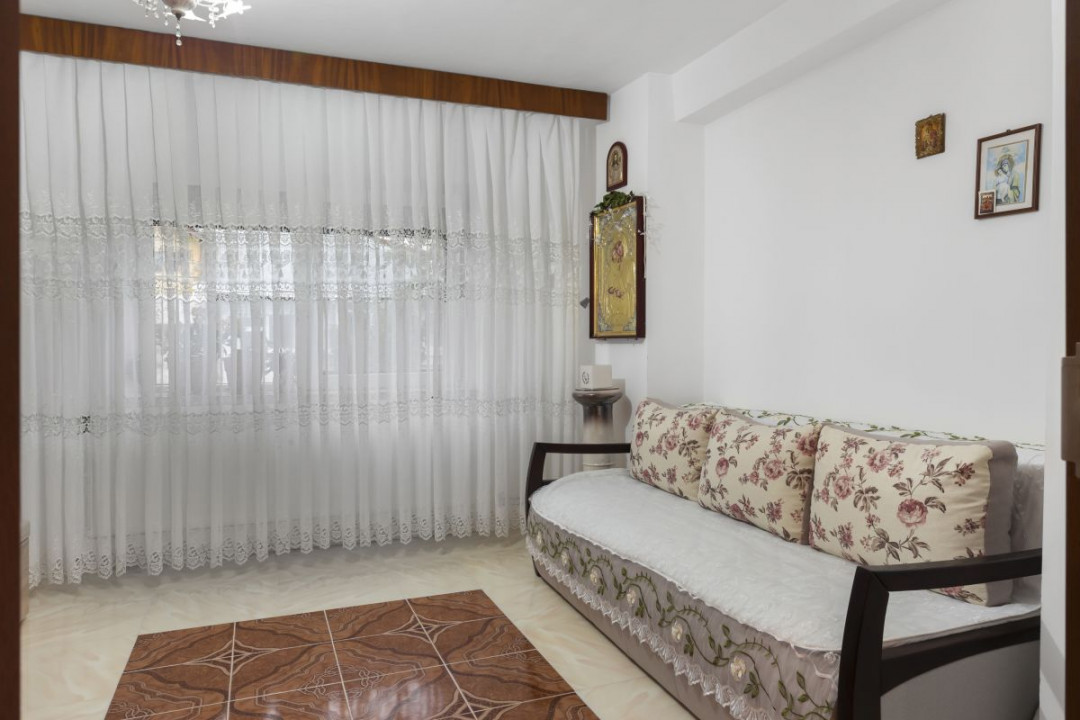 OTOPENI - CENTRAL, APARTAMENT IN VILA, 3 CAMERE 79 MP, ETAJ 1!