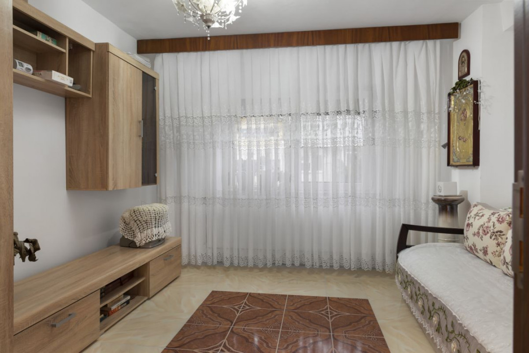 OTOPENI - CENTRAL, APARTAMENT IN VILA, 3 CAMERE 79 MP, ETAJ 1!