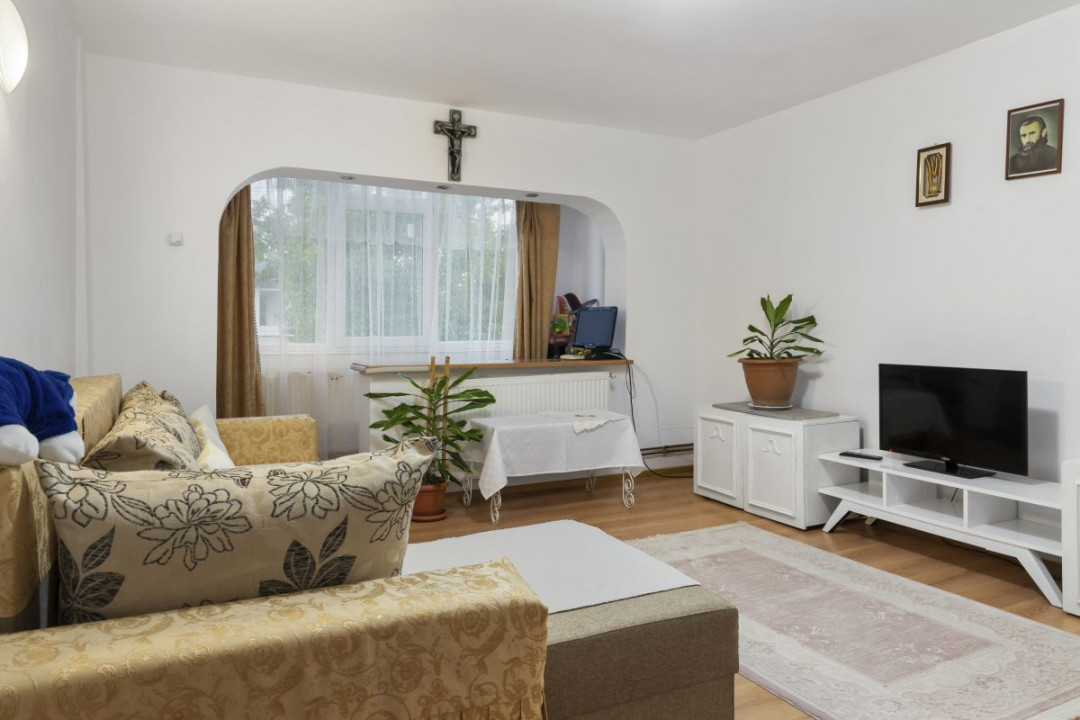 OTOPENI - CENTRAL, APARTAMENT IN VILA, 3 CAMERE 79 MP, ETAJ 1!