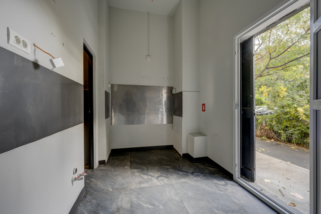 CALEA 13 SEPTEMBRIE - MARIOTT, SPATIU COMERCIAL 92 MP!