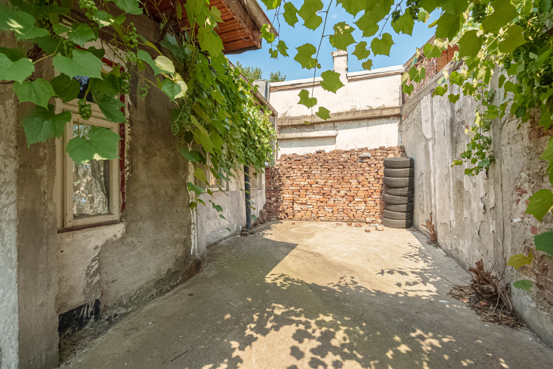 GIURGIULUI - BALOMIR, CASA DEMOLABILA 40 MP, LOT 200 MP!