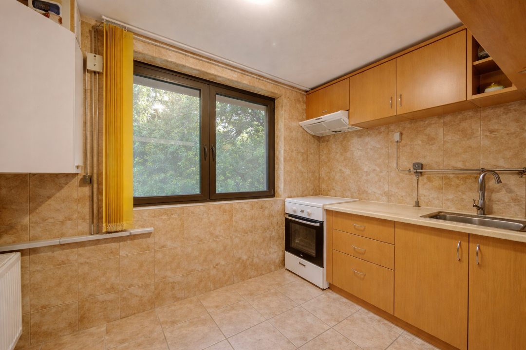 FUNDULEA – CENTRAL, CASA DE VACANTA 100 MP, LOT 2000 MP!