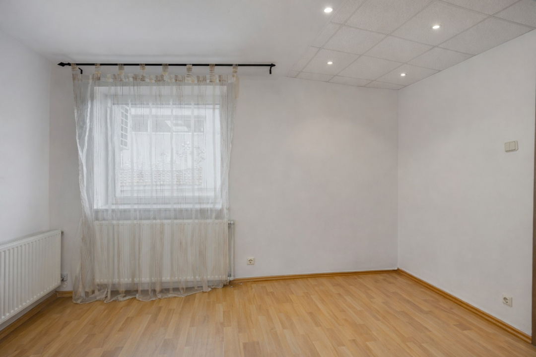 VIILOR - ECHINOCTIULUI, CASA 211 MP UTILI, LOT 460 MP!