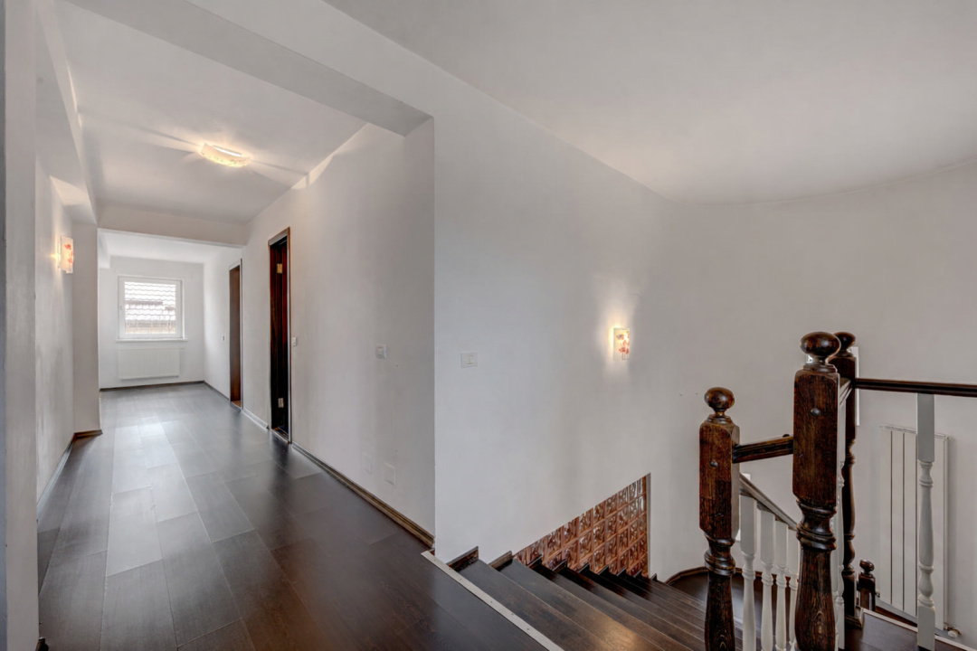 MOGOSOAIA - CENTRAL, CASA 200 MP UTILI, LOT 500 MP, LA CHEIE!