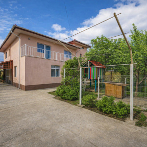 MOGOSOAIA - CENTRAL, CASA 200 MP UTILI, LOT 500 MP, LA CHEIE!